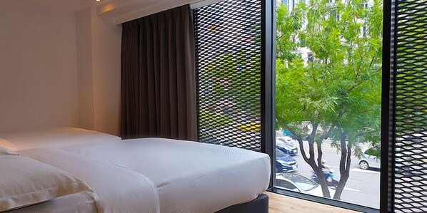 Elite Quadruple Room | Down duvets, blackout curtains, free WiFi, bed sheets - River inn Station (Kaohsiung)