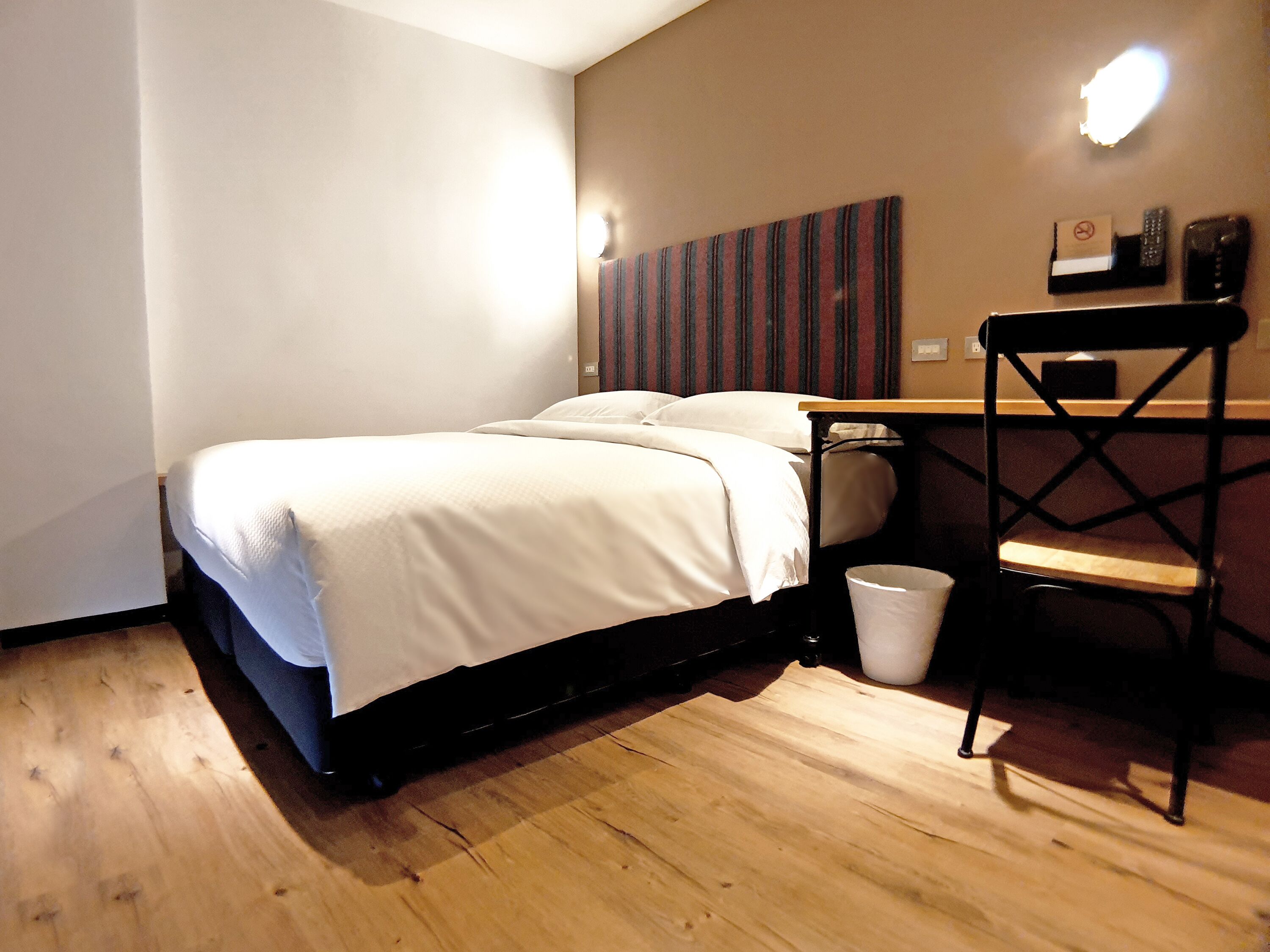 deluxe double room | 1 bedroom, down duvets, blackout curtains, free wifi