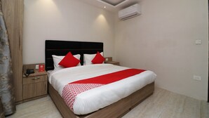 Room - OYO 63865 J J Ayurbeda Heritage (Karthikappally)