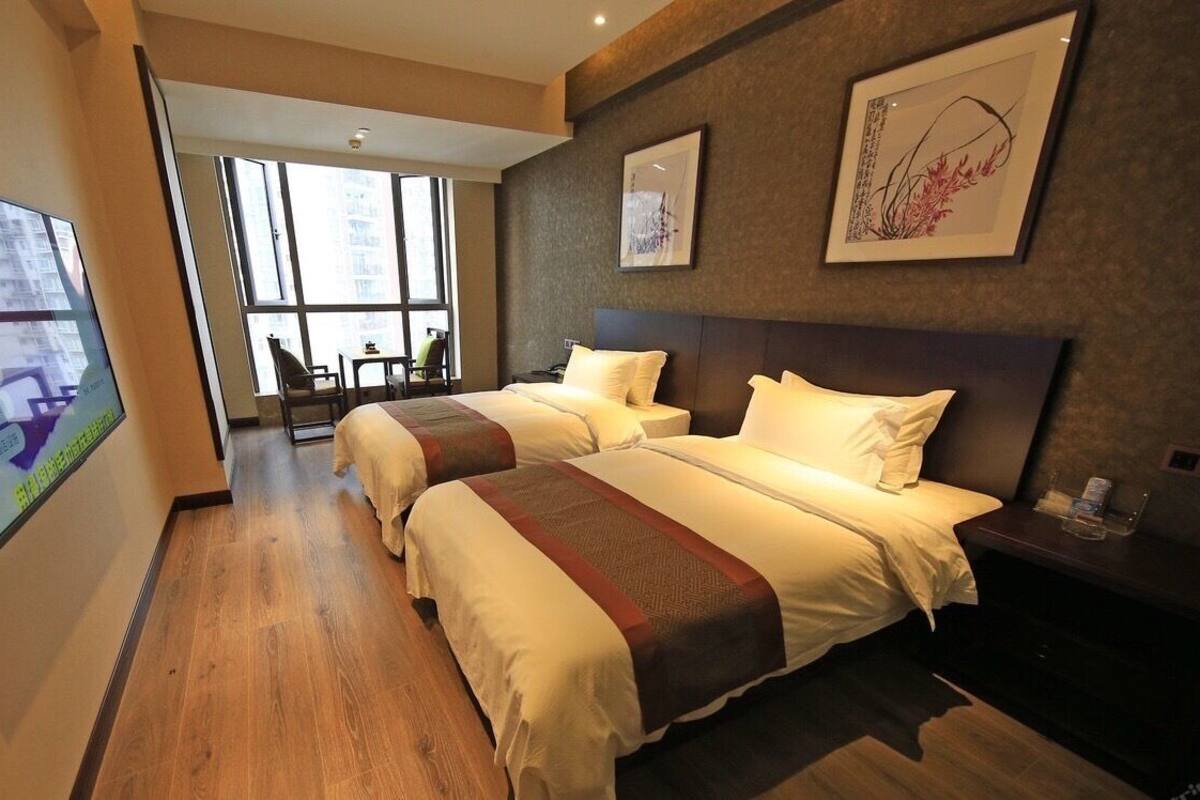 Twin Room | Desk, blackout curtains, free WiFi, bed sheets