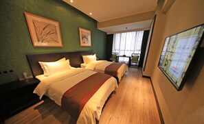 Twin Room | Desk, blackout curtains, free WiFi, bed sheets