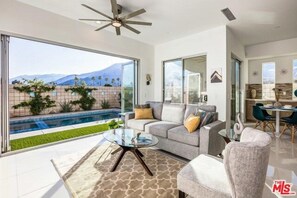 Smart TV, fireplace, computer monitors - Mountain View Luxury Resort-Style Modern Home with a Private Pool. (Palm Springs)