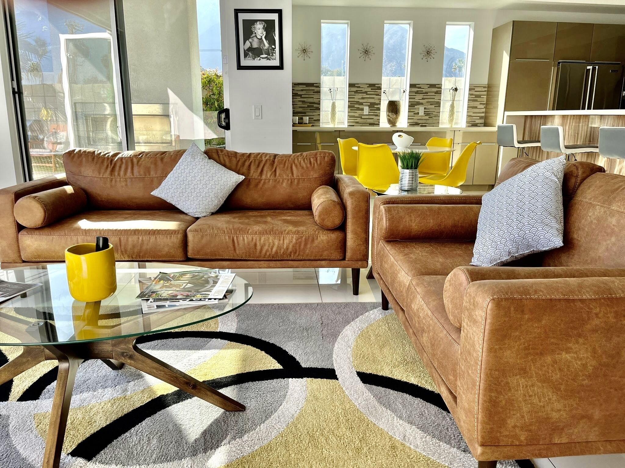 Smart TV, fireplace, computer monitors