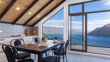 Private 2 Bedroom Apartment | In-room dining