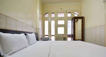 Spot ON 47608 Hotel Suhag New