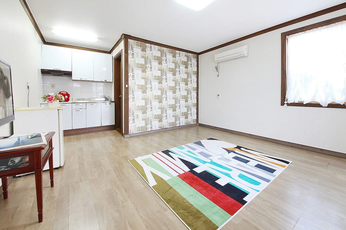 Room (Rosemary)