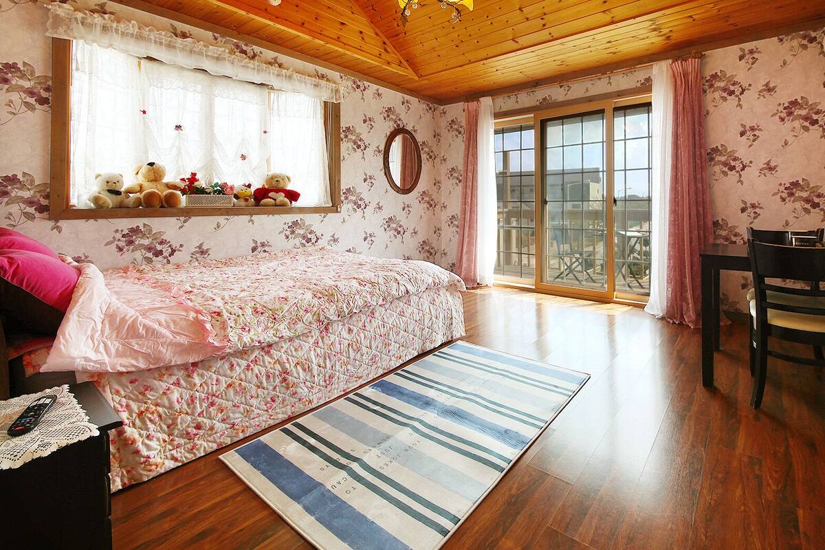 Room (Verbena)