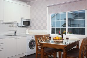 Fridge, microwave, stovetop, electric kettle