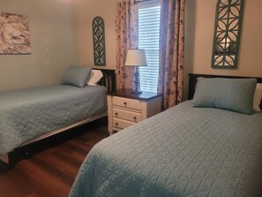 4 bedrooms, desk, iron/ironing board, WiFi