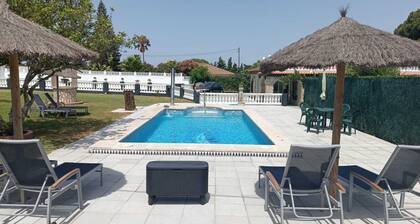 Chalet Bateria Colorá, rural with pool