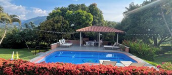 Beautiful Finca (Villa)  en San Jeronimo, Antioquia, 40 min from Medellin