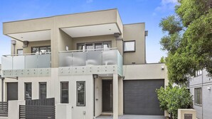 Front of property - BOUTIQUE STAYS - Edinburgh Place (Flemington)