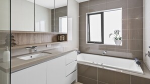 Bathroom - BOUTIQUE STAYS - Edinburgh Place (Flemington)