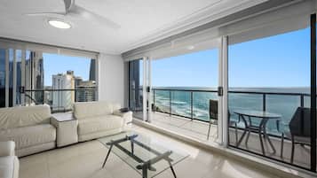 Superior Apartment, Ocean View | Living area