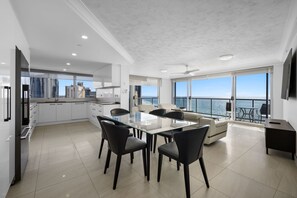 Superior-Apartment, Meerblick | Esszimmer