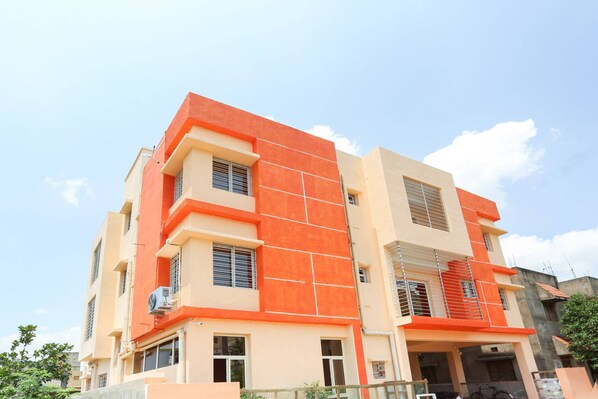 Exterior - Capital O 38021 Hotel Corporate Inn (Bhubaneshwar)