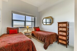 2 slaapkamers, een strijkplank/strijkijzer, internet, beddengoed