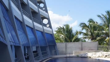 2 piscinas externas
