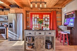 Oven, coffee/tea maker, cookware/dishes/utensils - Panoramic-View Gatlinburg Cabin w/ Private Hot Tub (Gatlinburg)