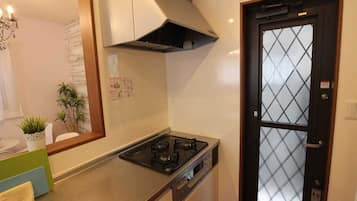 Whole House 3Bedrooms | Private kitchenette | Fridge, microwave, stovetop, electric kettle