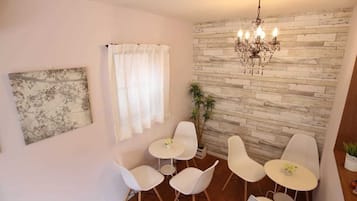 Whole House 3Bedrooms | In-room dining
