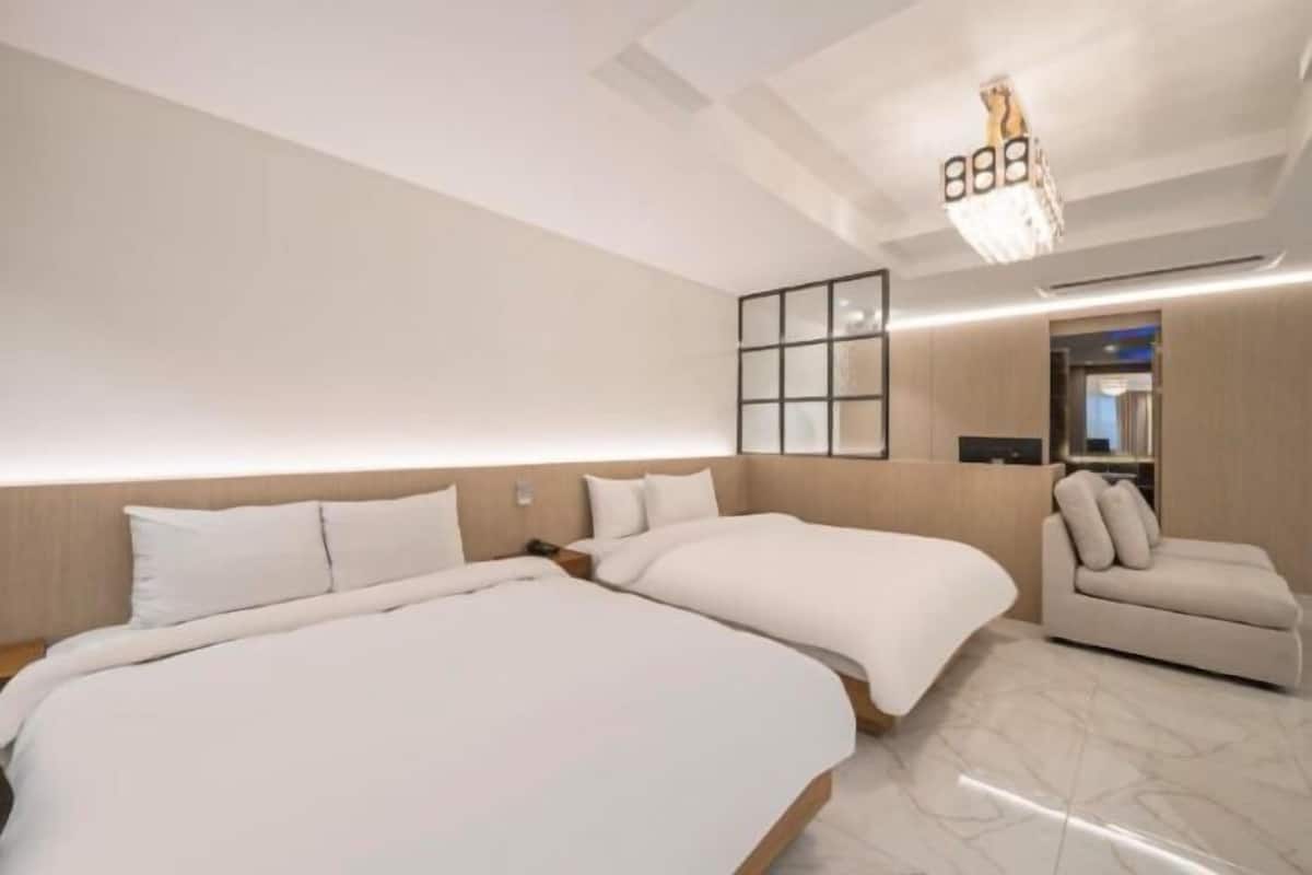 1 bedroom, desk, soundproofing, free WiFi