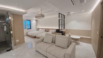 Suite | 1 bedroom, desk, soundproofing, free WiFi