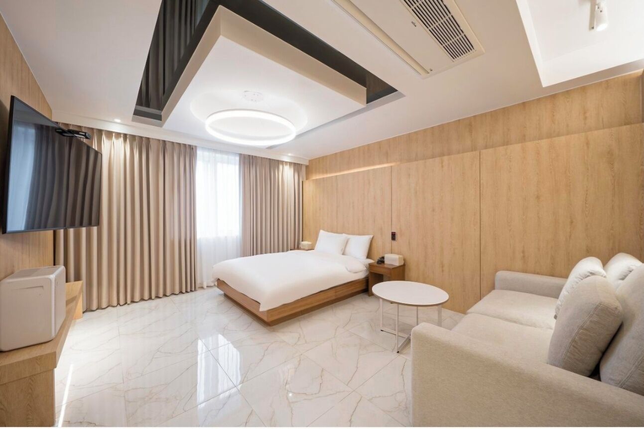 premium room | desk, soundproofing, free wifi