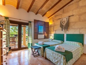 5 Schlafzimmer, Bügeleisen/Bügelbrett, Reisekinderbett, kostenloses WLAN