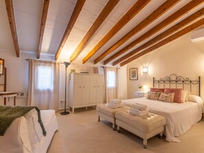 5 室のベッドルーム、アイロン / アイロン台、旅行用ベビーベッド、WiFi (無料)