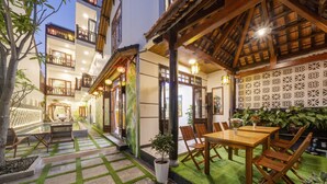 BBQ/picnic area - Blue Whale Homestay (Da Nang)