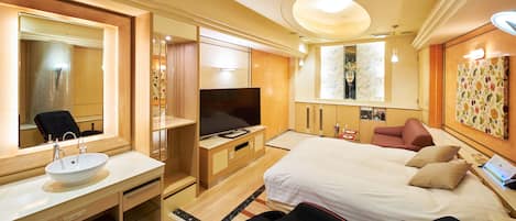 King Room | Minibar, individually decorated, desk, soundproofing