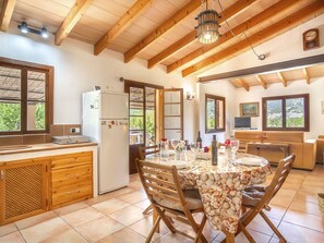 Mikrovågsugn, ugn, diskmaskin och frys