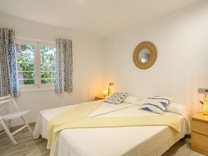 4 bedrooms, travel cot, free WiFi - Wonderful private villa for 8 guests with private pool, WIFI, A/C, TV and patio (Pollença)