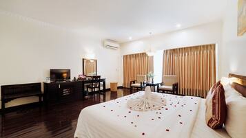 Superior Double Room | Minibar, desk, laptop workspace, soundproofing