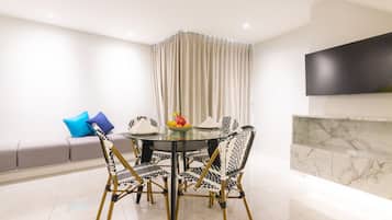 Suite – president, 2 soverom | Spiseområde på rommet
