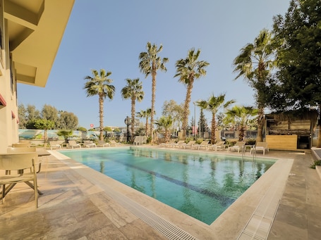 Seasonal outdoor pool