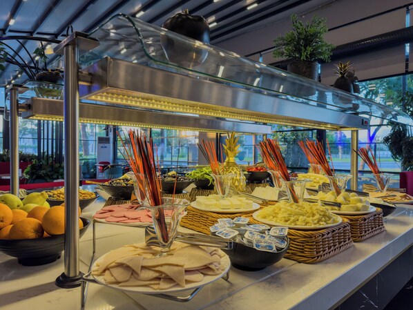 Desayuno buffet incluido todos los días