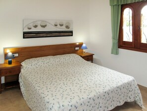3 Schlafzimmer, Reisekinderbett, kostenloses WLAN, Bettwäsche