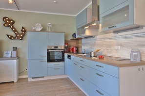 Køleskab, mikrobølgeovn, ovn, opvaskemaskine