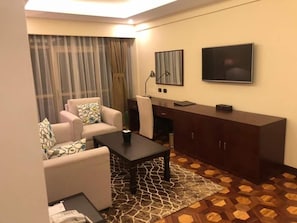 Televisión LED 43 pulgadas con canales de televisión por cable