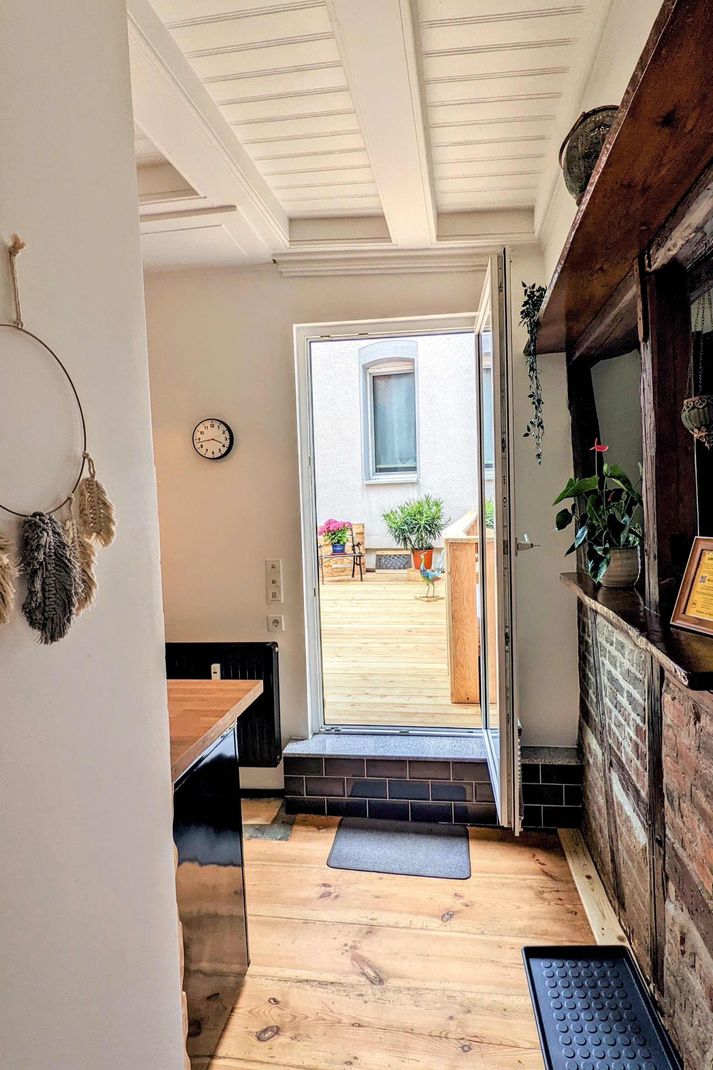 Design Condo | Private kitchen | Fridge, stovetop, coffee/tea maker, electric kettle