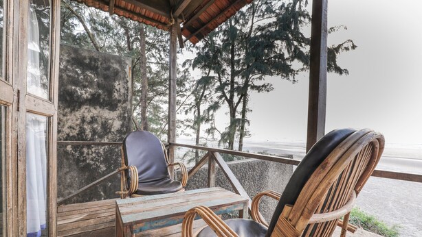 Balcony - OYO 64372 Dolphin Beach Resort (Mandrem)