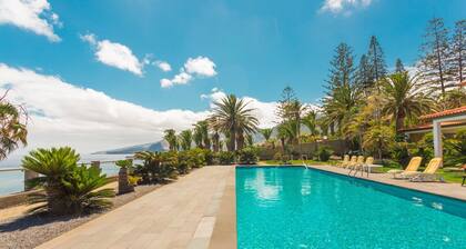 FLH Luxury Villa Mar with Private Sea Access