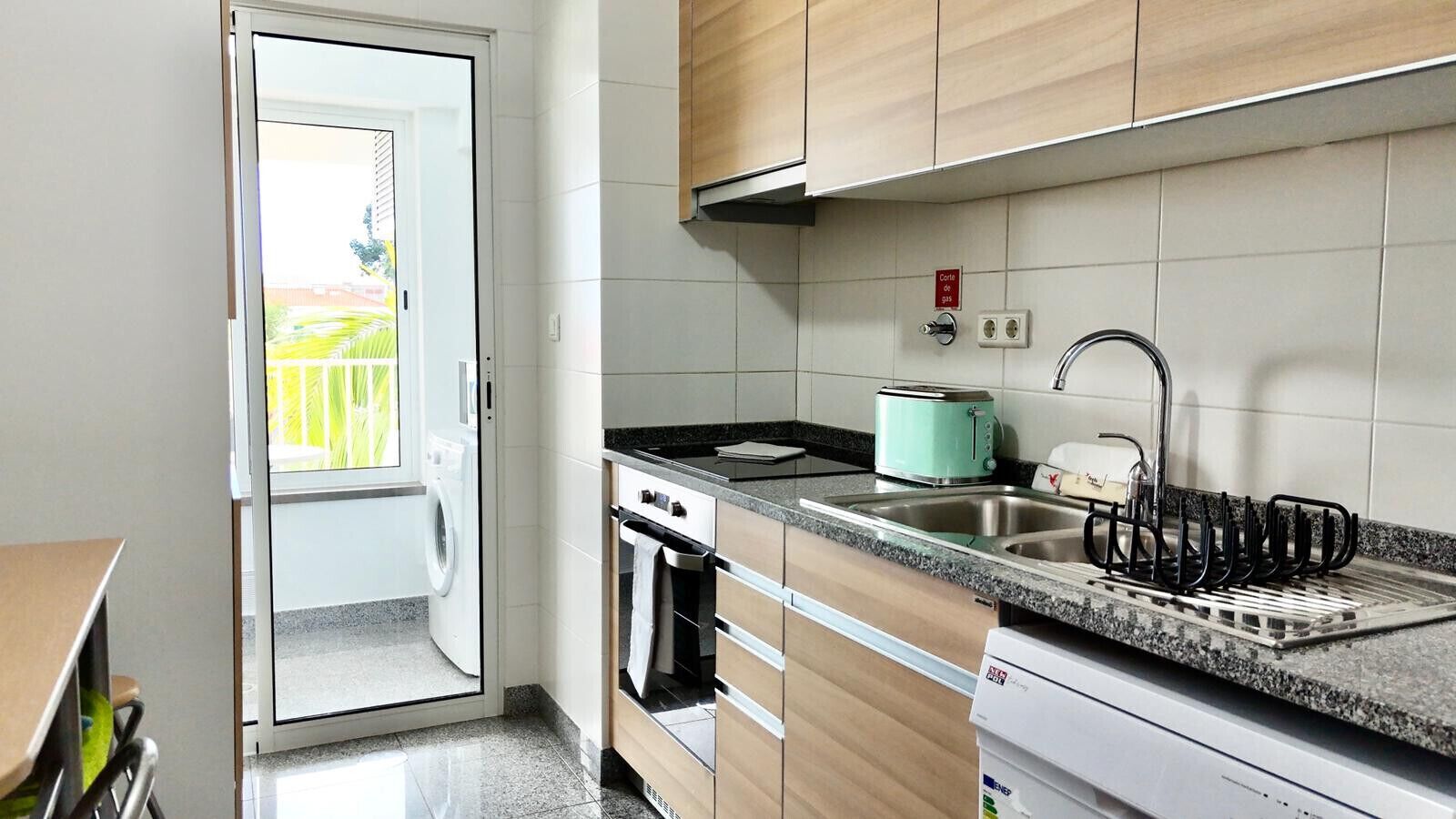 Frigorifero, microonde, forno, lavastoviglie