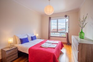 2 bedrooms, iron/ironing board, free WiFi, bed sheets - FLH Funchal Modern Apartment with Pool (Funchal)