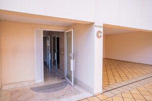 Exterior detail - FLH Funchal Modern Apartment with Pool (Funchal)