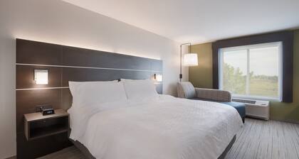 Holiday Inn Express & Suites Chicago - Hoffman Estates by IHG