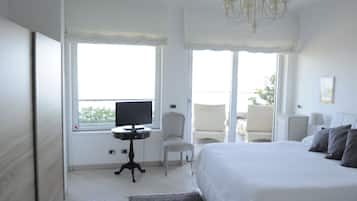 Double Room, Sea View | Down duvets, minibar, in-room safe, soundproofing