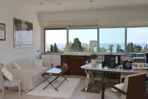 Concierge desk - Maison Blanche Luxury B&B Taormina (Taormina)